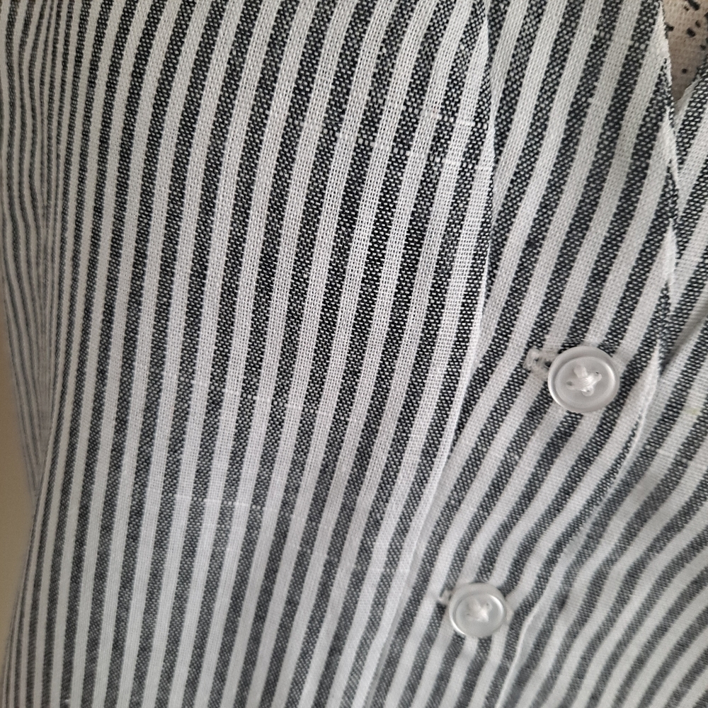Striped Sleeveless Shirt - Picture 2 of 3